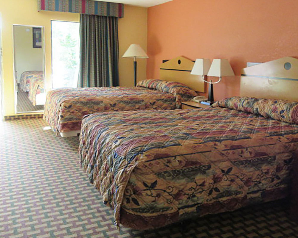 Milan Inn & Suites Exterior photo