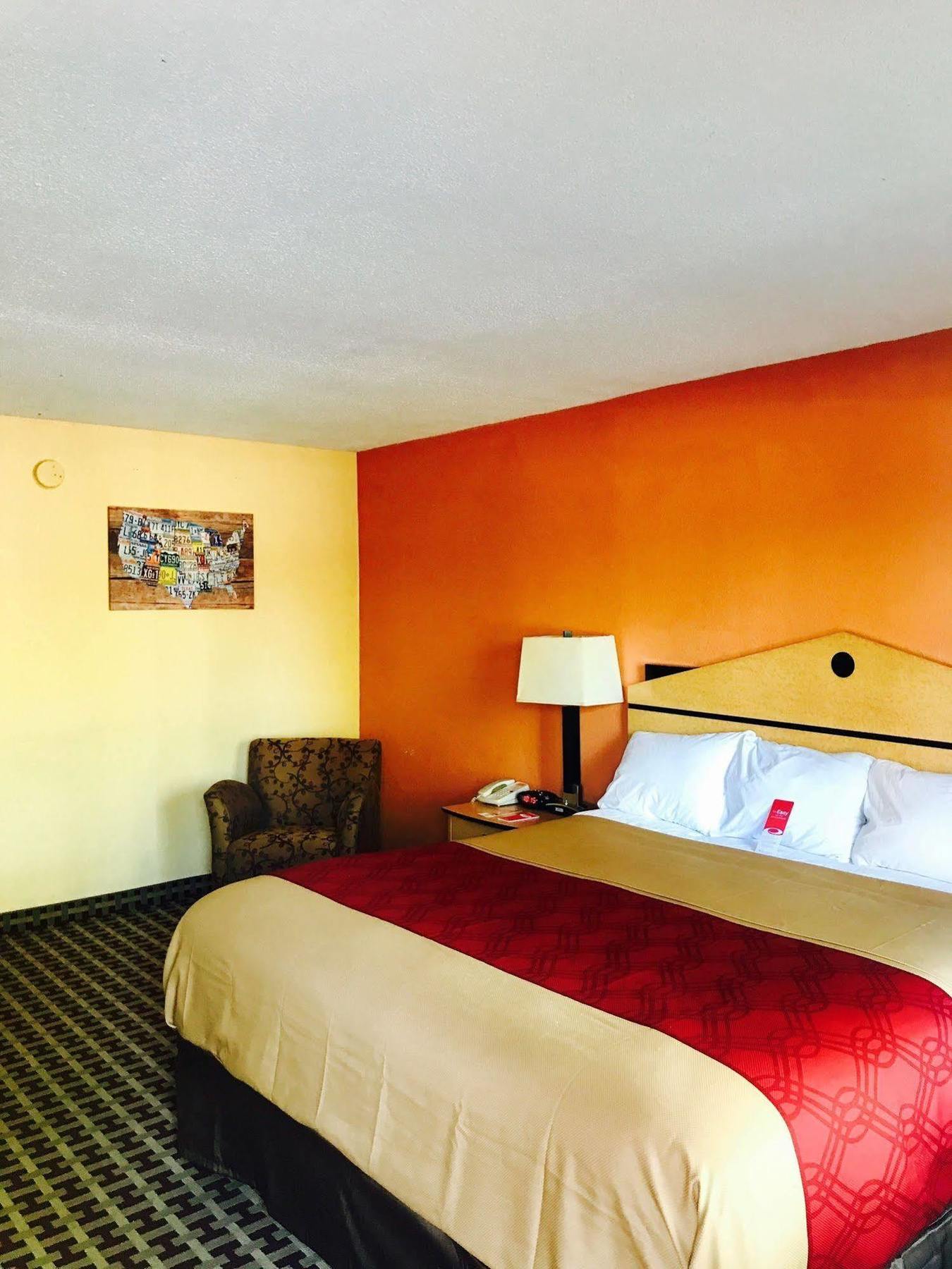 Milan Inn & Suites Exterior photo
