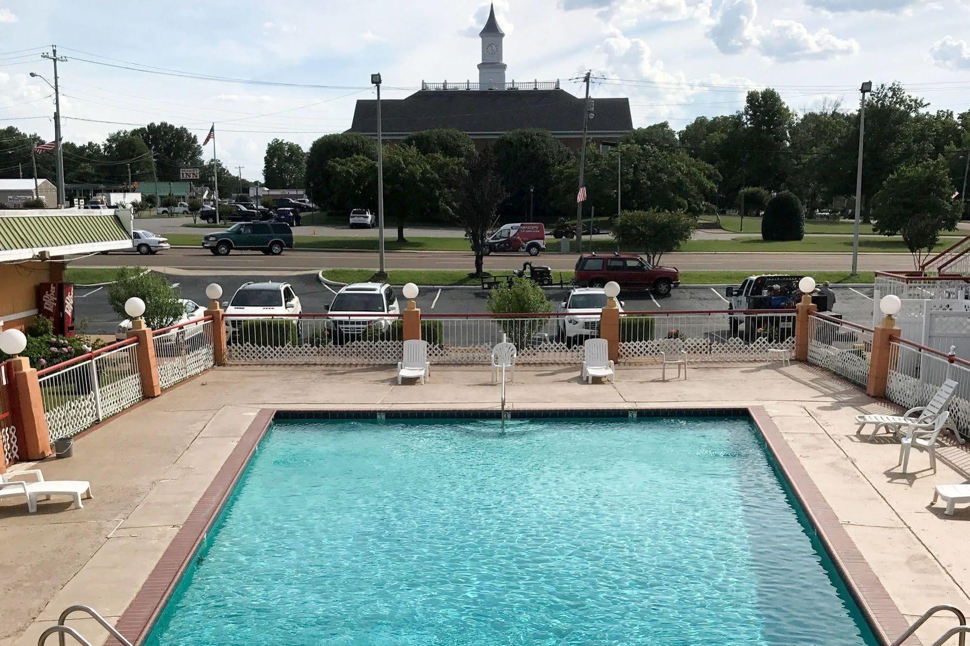 Milan Inn & Suites Exterior photo